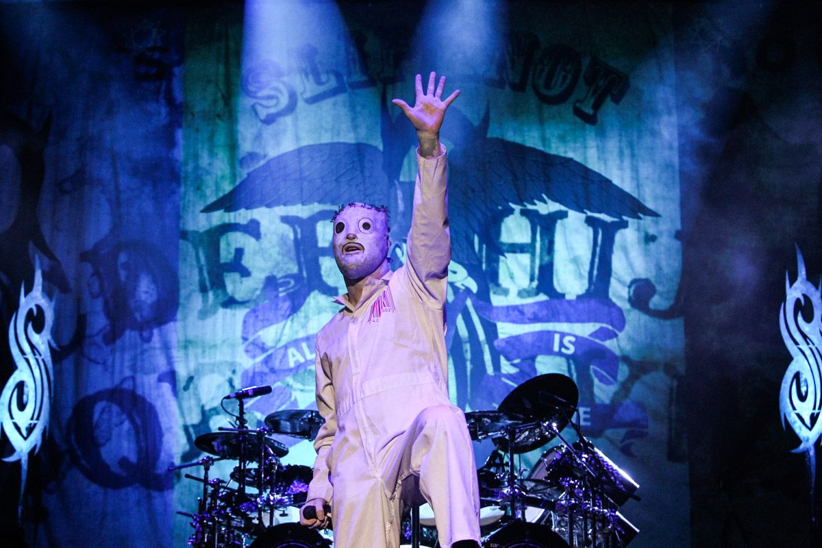 Monsters of Rock: Slipknot fz show cheio de energia e encerra o primeiro dia do festival em SP