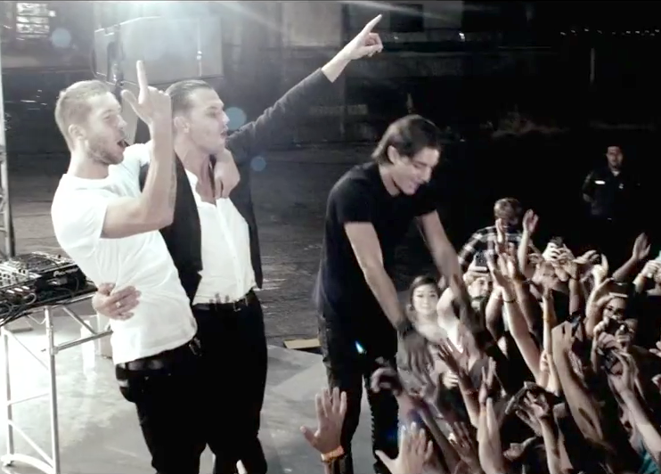 Calvin Harris divulga clipe de Under Control, com participação do Alesso
