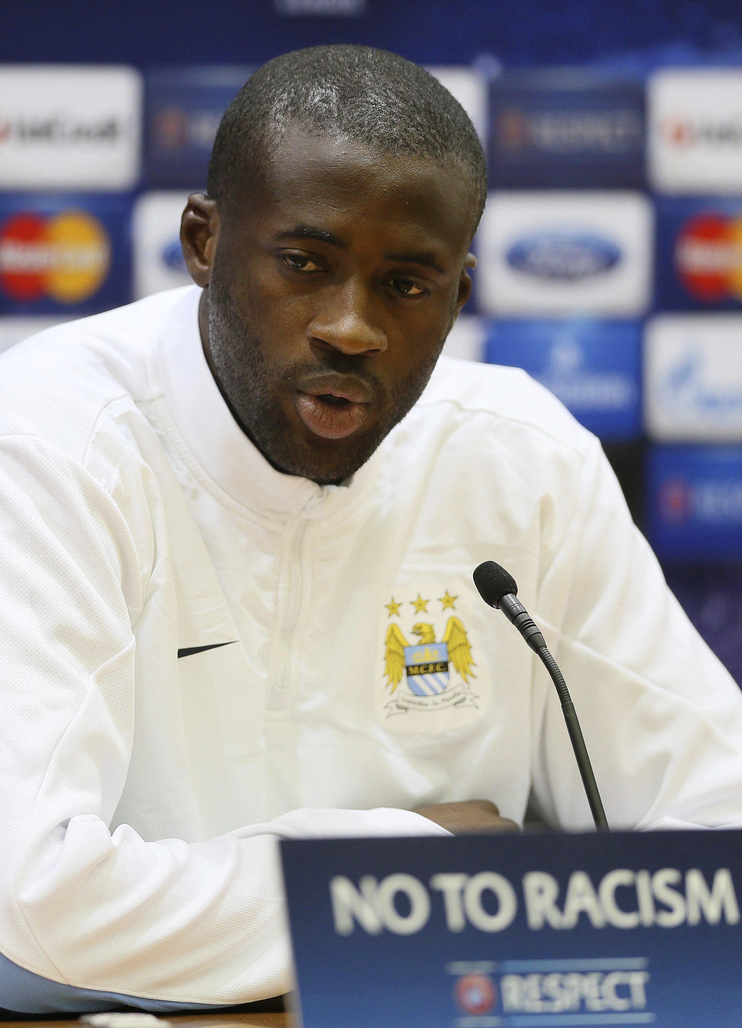 Yaya Touré torce para que Falcao se recupere para jogar a Copa do Mundo