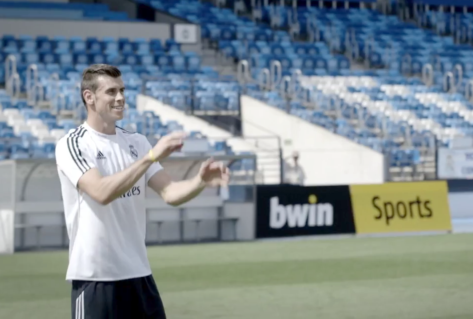 Jogadores do Real Madrid fazem malabarismos com várias bolas diferentes