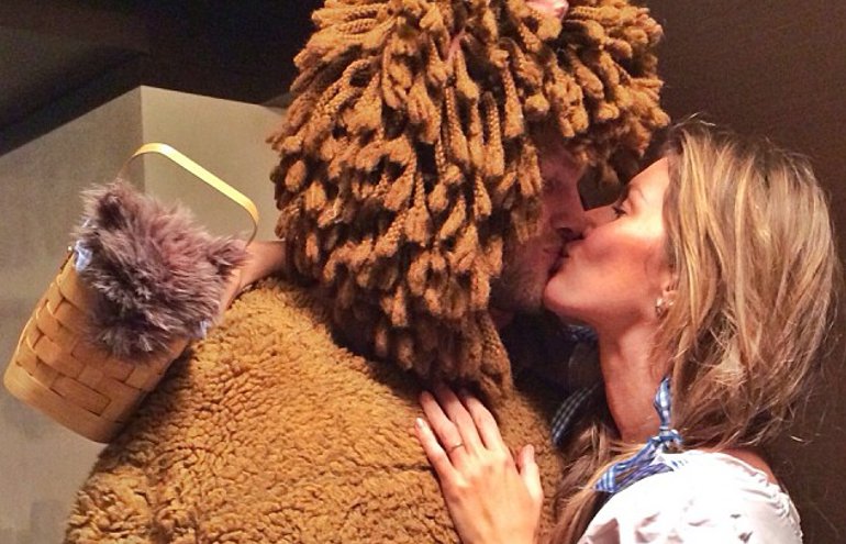 Gisele Bündchen publica foto fantasiada de Dorothy para o Halloween