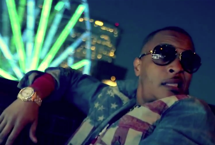 Cheio de ostentação, o rapper T.I. lançou clipe para The Way We Ride