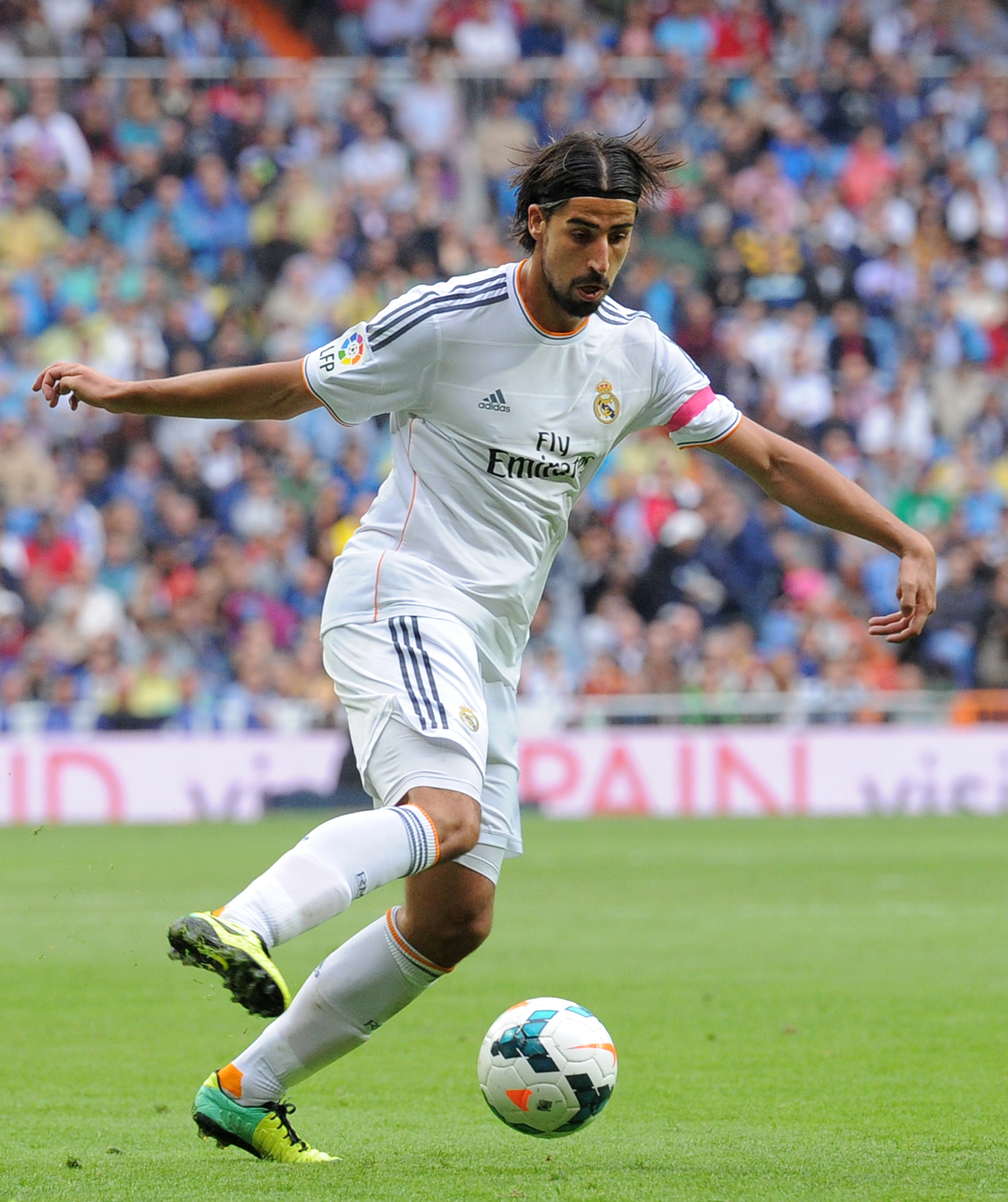 Khedira rompe ligamentos do joelho e pode ficar fora da Copa de 2014