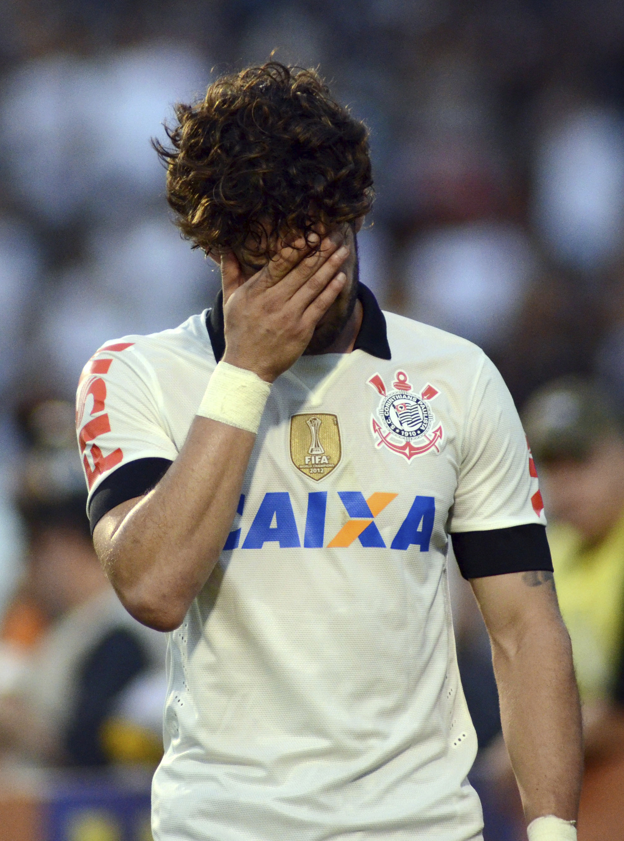 Pela décima quinta vez no campeonato, Corinthians empata e não sai do lugar na tabela