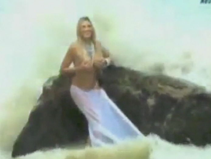 Vídeos inesquecíveis: Ângela Bismarchi e o caldo na praia