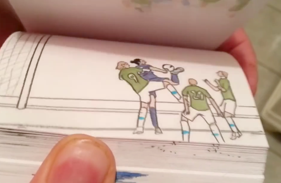Golaço de Ibrahimovic ganha versão em bloquinho de desenhos