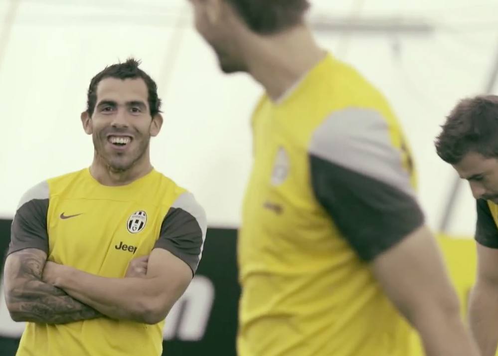 Jogadores da Juventus mostram muita habilidade em campeonato de obstáculos