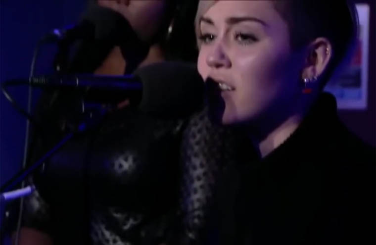 Miley Cyrus faz cover de Summertime Sadness, de Lana Del Rey