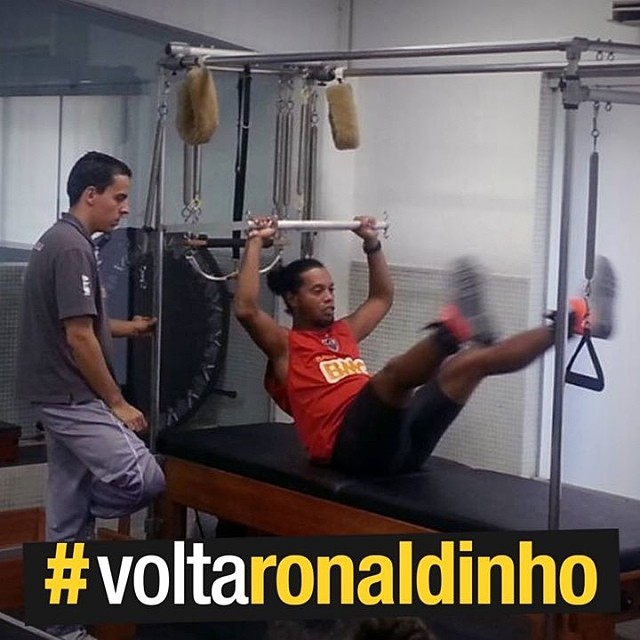 Ronaldinho agradece apoio de atleticanos e quer estar 100% para o Mundial