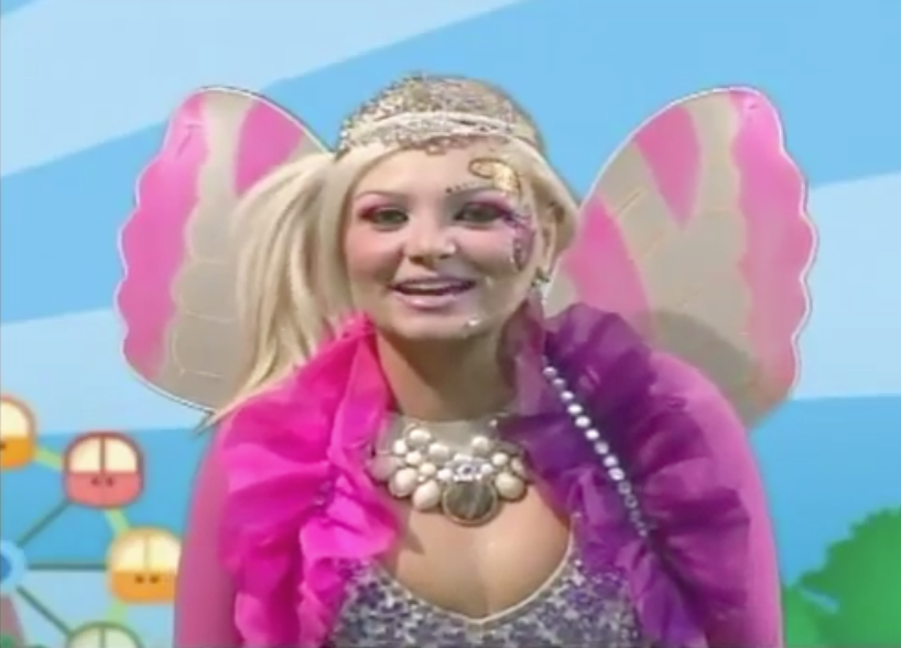 Mulher Pêra apresenta seu novo programa; veja a Fadinha do Brasil