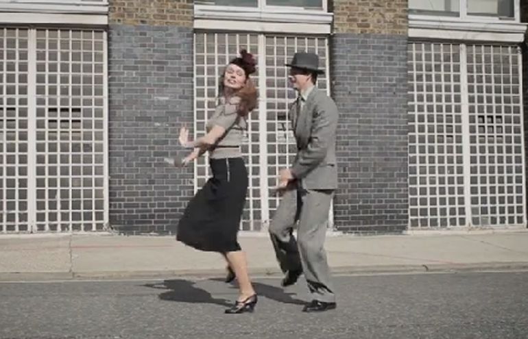 Vídeo de 100 segundos mostra a evolução da moda e da dança de 1911 a 2011