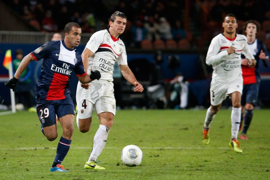 Confiante para ir à Copa, Lucas não se arrepende de ida ao PSG e rechaça volta ao Brasil