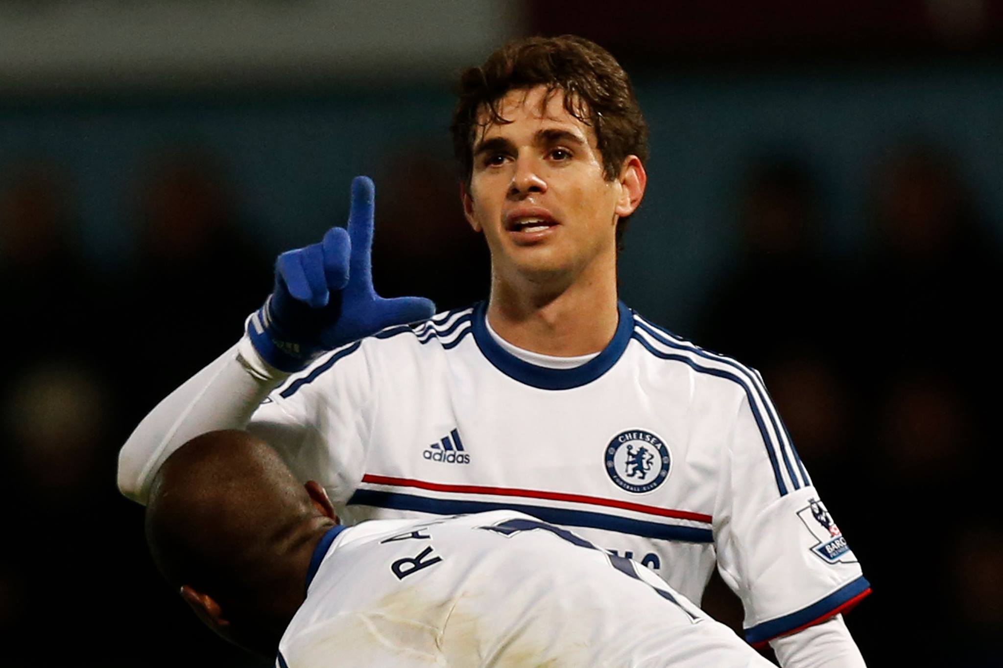 Após elogiar Ramires, Mourinho se derrete por Oscar: 'É fantástico'