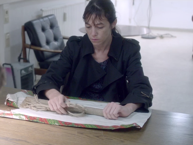 Charlotte Gainsbourg ganha presente de natal em novo teaser de Nymphomaniac