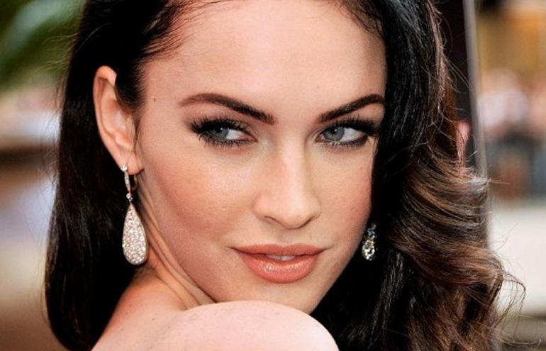 Megan Fox diz preferir corpo após a gravidez