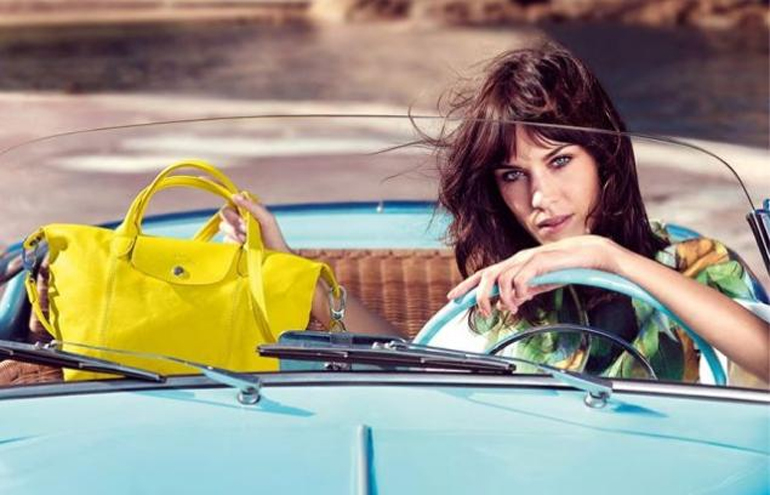 Alexa Chung é a estrela da nova campanha da Longchamp