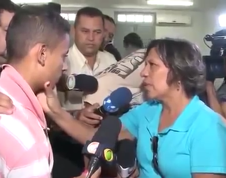 Incrível: Mãe evangélica encontra assassino de seu filho pela primeira vez