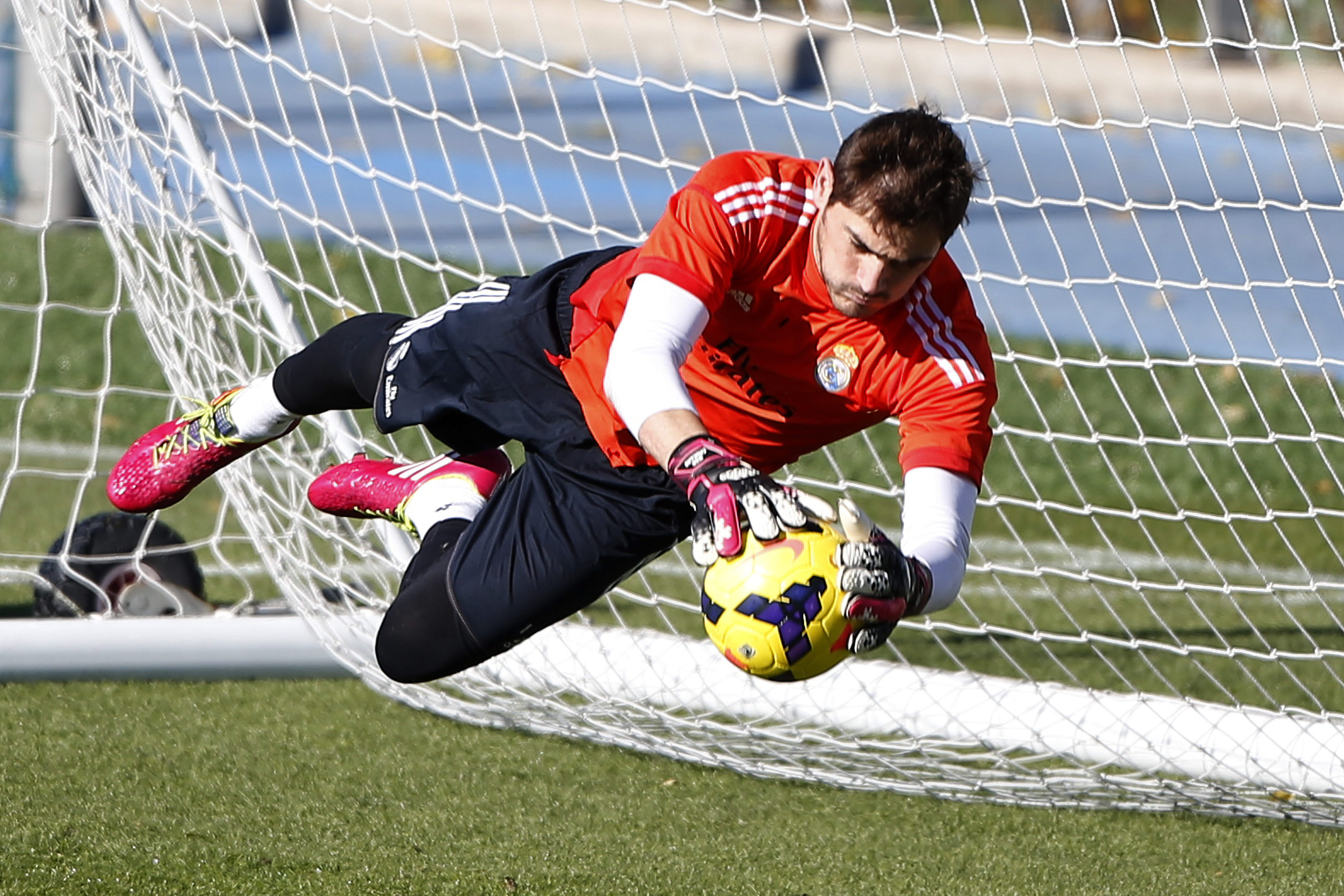 Reserva, Casillas pode ser eleito melhor goleiro do mundo pela sexta vez seguida