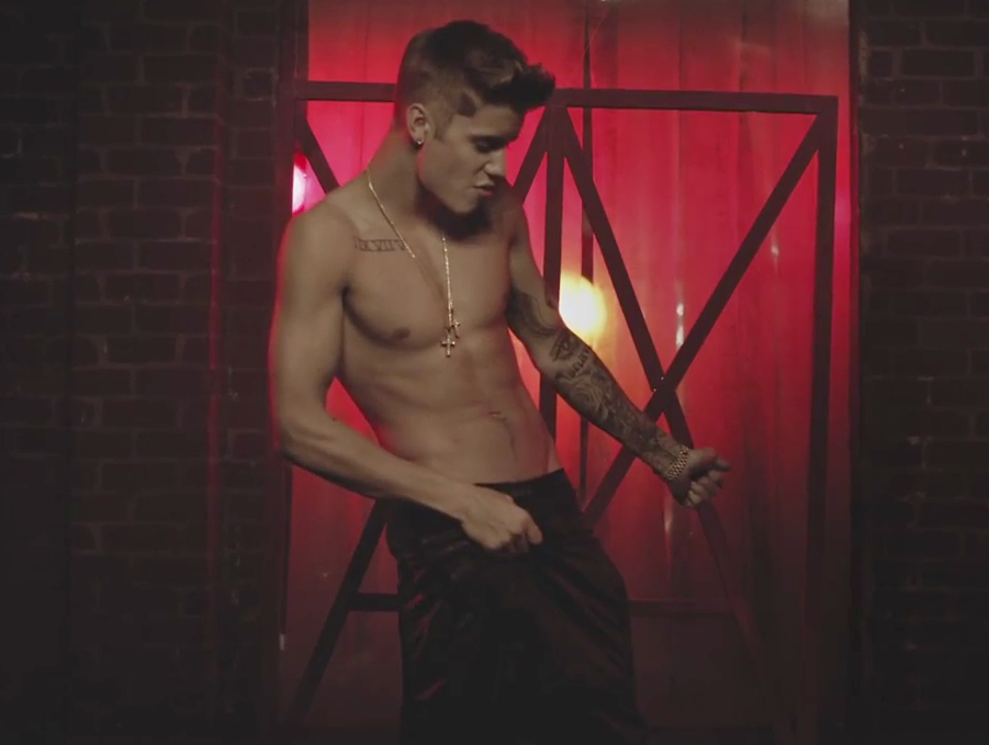 Jovem passa mal em mansão de Justin Bieber, e ambulância é chamada