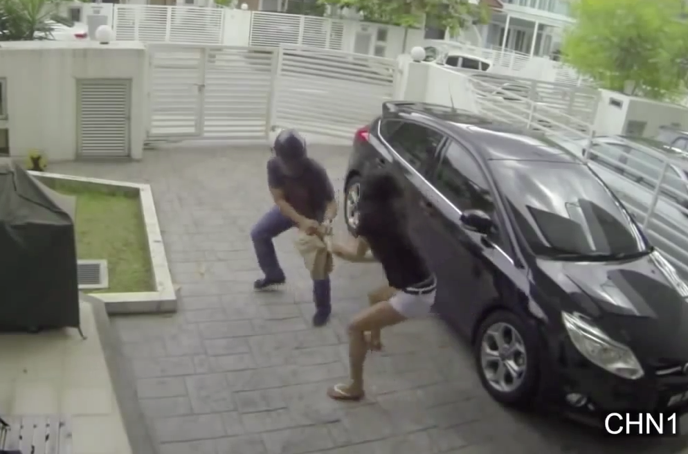 Assaltante decide roubar lutadora de Muay Thai e se dá mal