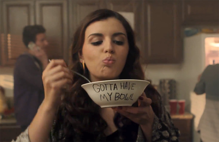 Rebecca Black, do hit 'Friday', está de volta com single em ode ao sábado; ouça