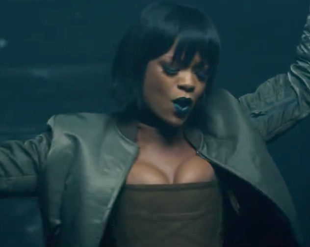 Rihanna aparece toda sexy em clipe novo do Eminem, veja The Monster!