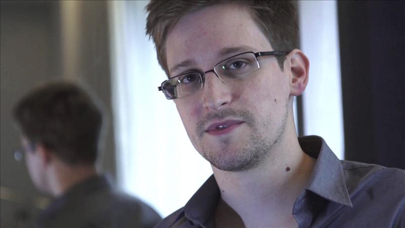'The New York Times' pede clemência para Edward Snowden em editorial