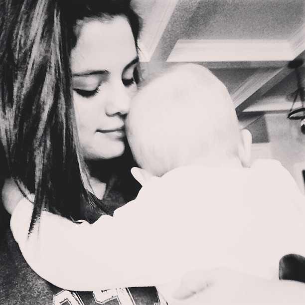 Selena Gomez desabafa: 'Há tempos não me sentia tão feliz como agora'