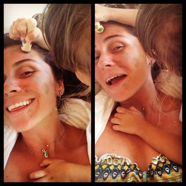 Giovanna Antonelli aparece sendo maquiada pelas filhas