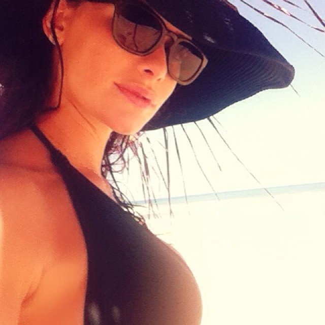 Pela primeira vez, Alinne Moraes comenta a gravidez: 'Mamma 2014'
