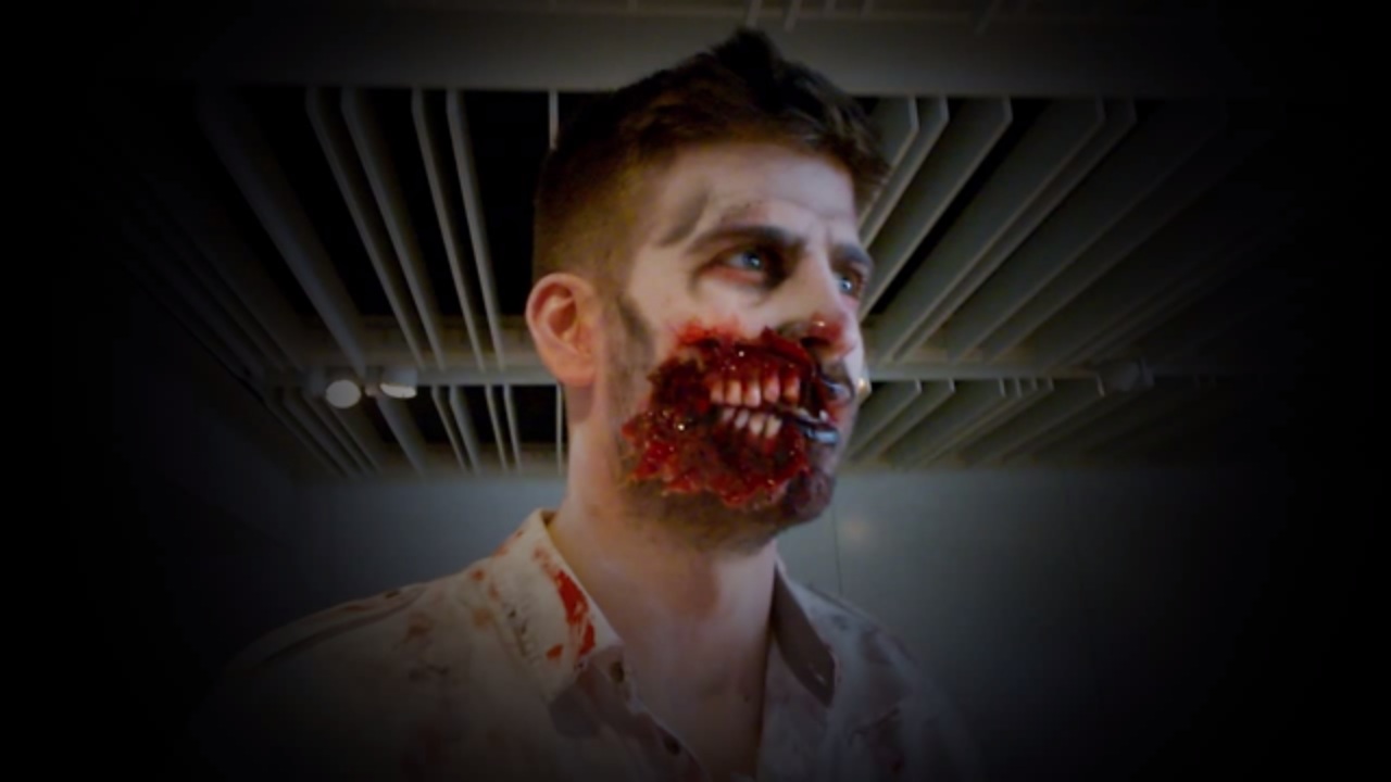 Zagueiro Piqué vira zumbi por um dia em brincadeira com fã; assista