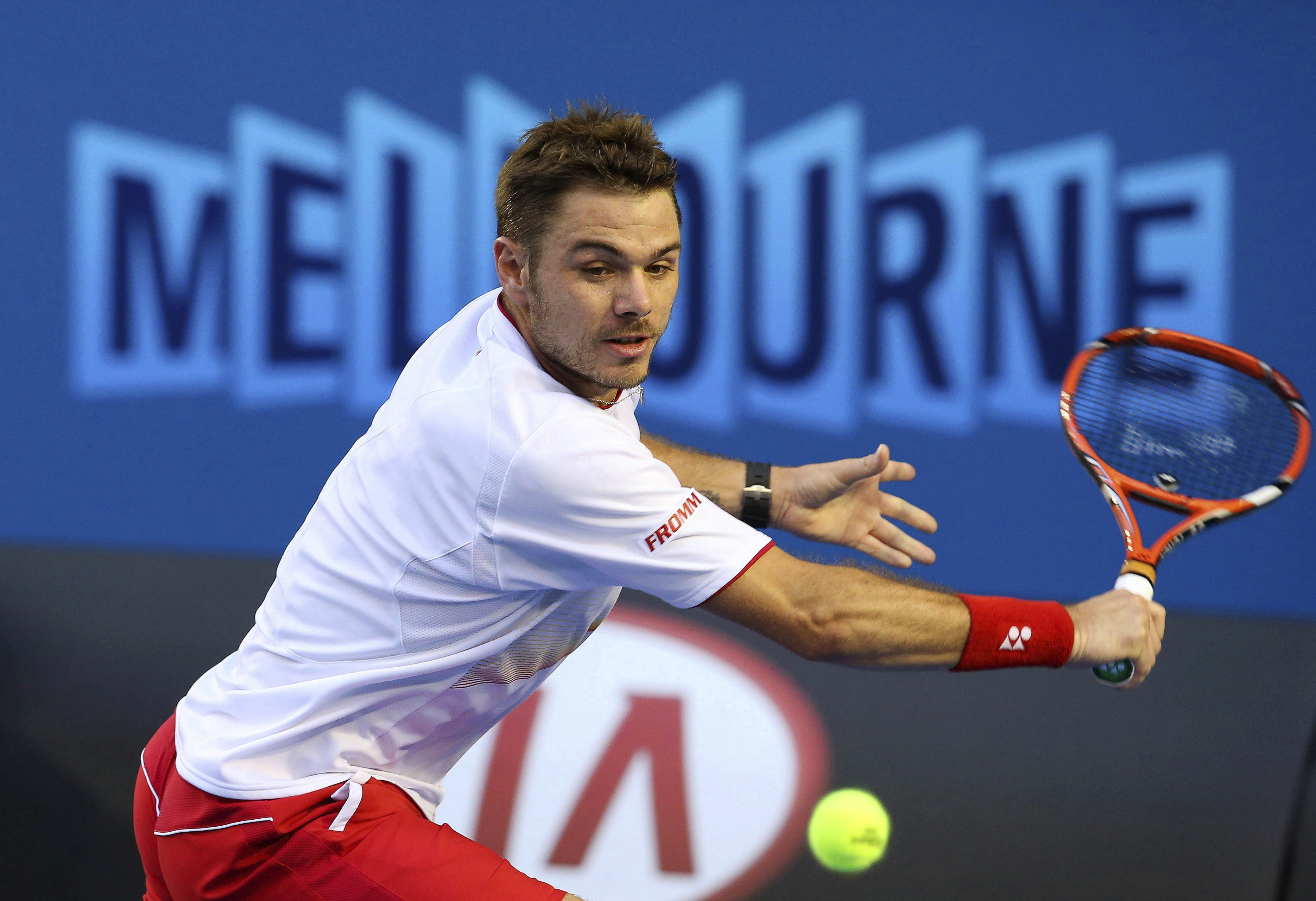 Wawrinka disputará Davis, mas brinca: 'Não sei se acabarei esta noite vivo'