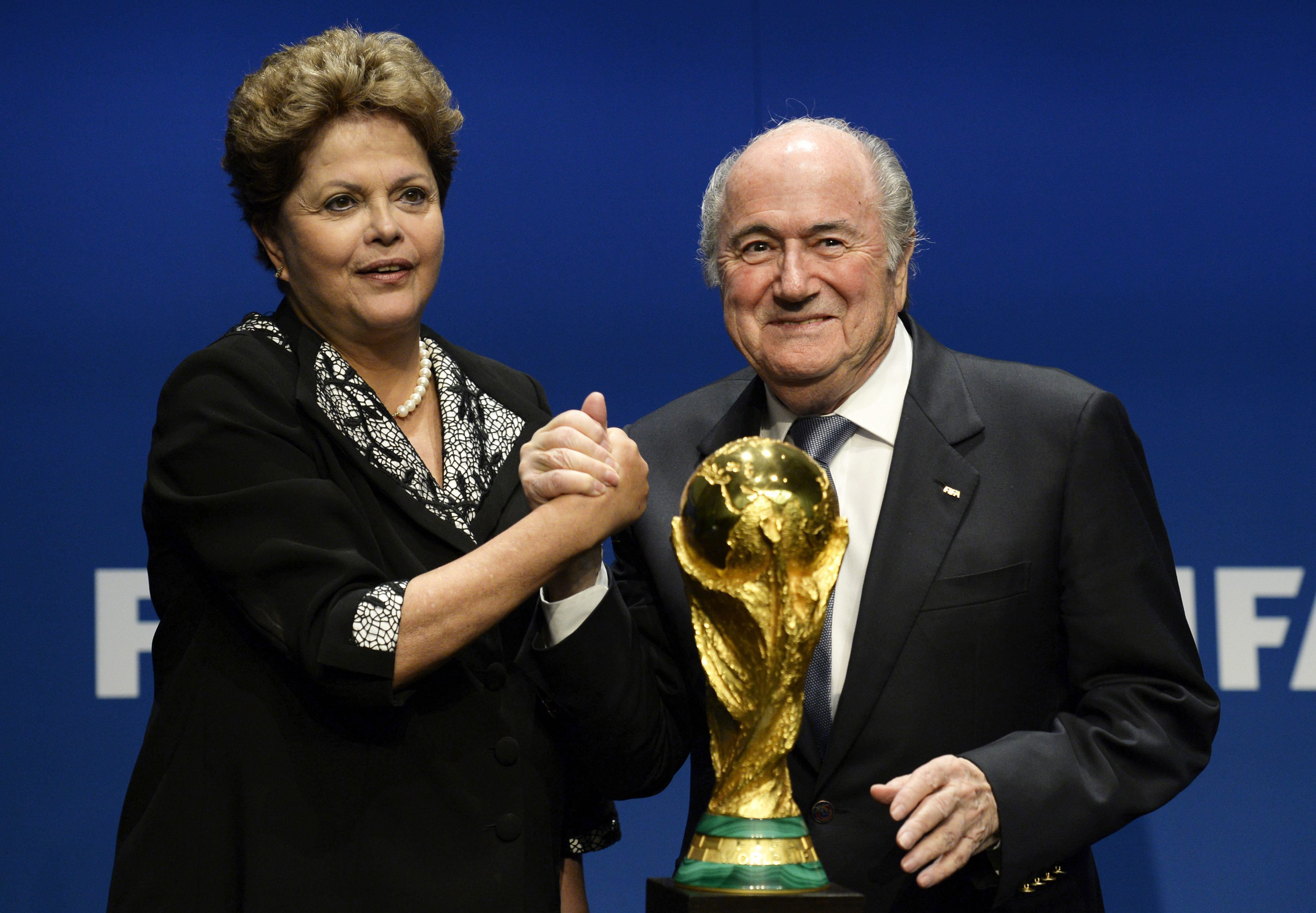 Veja dez sugestões de personalidades mais legais que a Dilma para entregar a taça