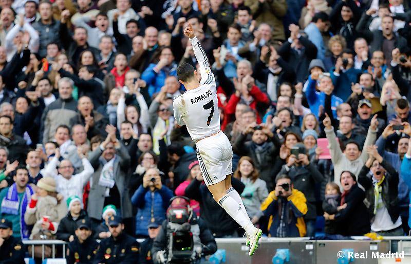 Cristiano Ronaldo vende mais de um milhão de camisas e supera Bayern e Chelsea