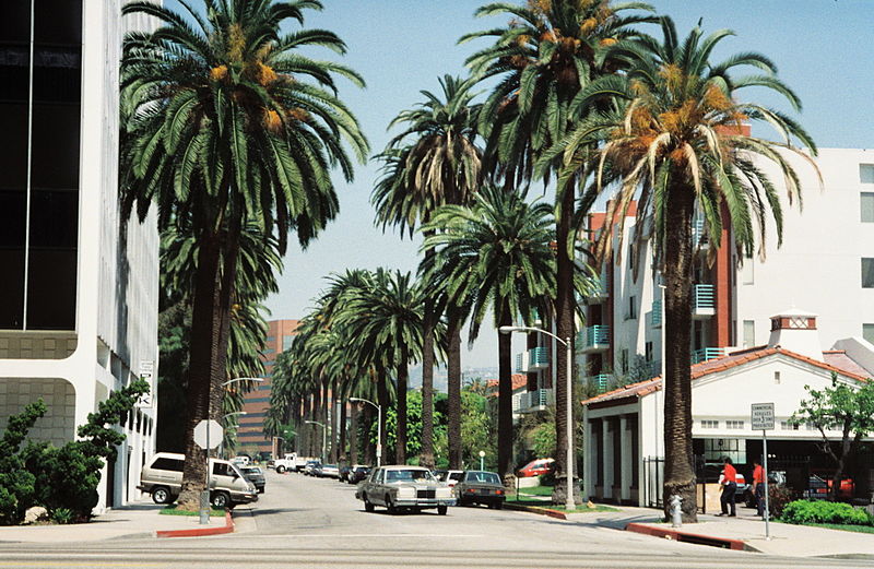 Beverly Hills completa 100 anos e luta para conservar sua essência