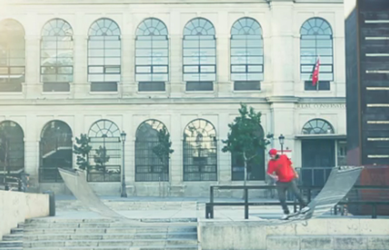 Projeto cria rampa de skate invisível para não interferir na paisagem da cidade