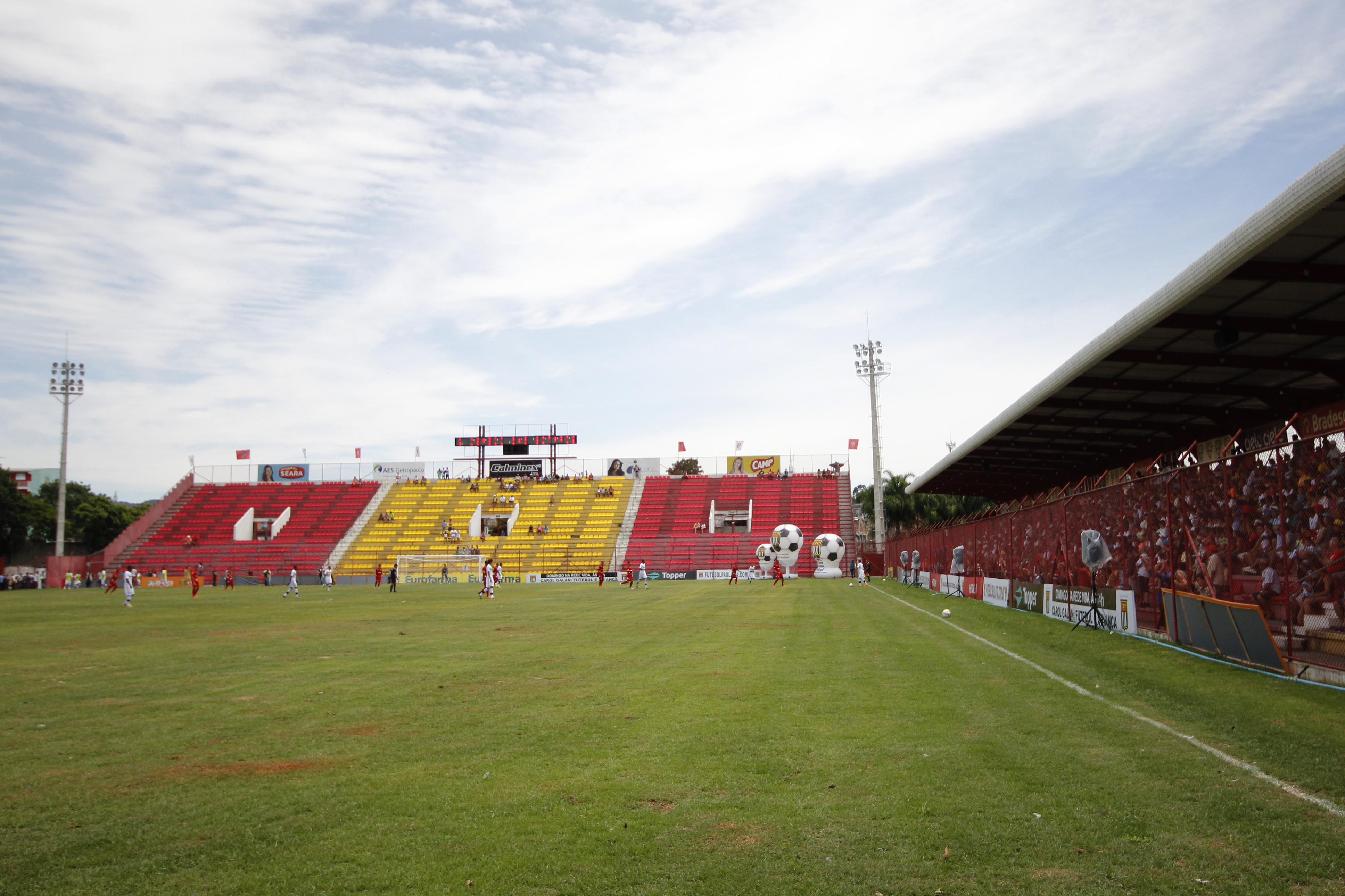 Entrega da iluminação do estádio do Osasco Audax terá jogo com Vampeta e Cafu