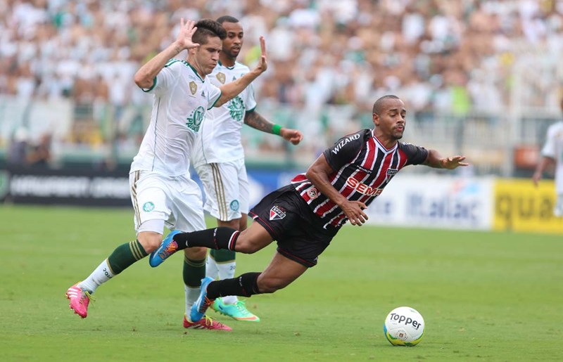 Com olé, Palmeiras derrota São Paulo no Pacaembu; Corinthians acumula outra derrota
