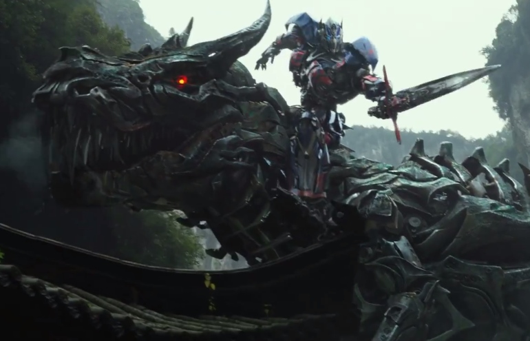 Transformers 4: Optimus Prime 'relembra' seus melhores momentos no Facebook