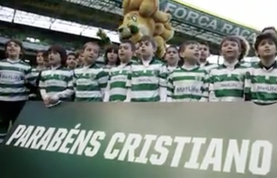 Jovens do Sporting cantam ‘Parabéns a Você’ para Cristiano Ronaldo; assista