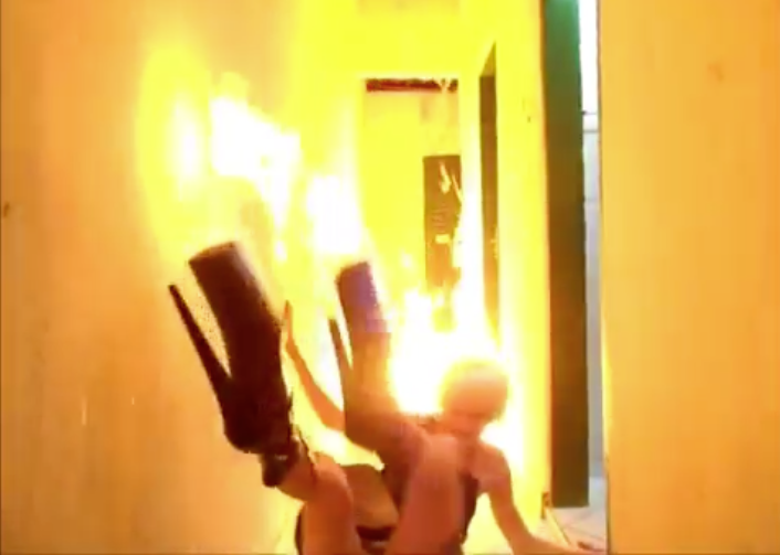 Fã de Lady Gaga faz vídeo em homenagem à Preta Gil e sua casa pega fogo