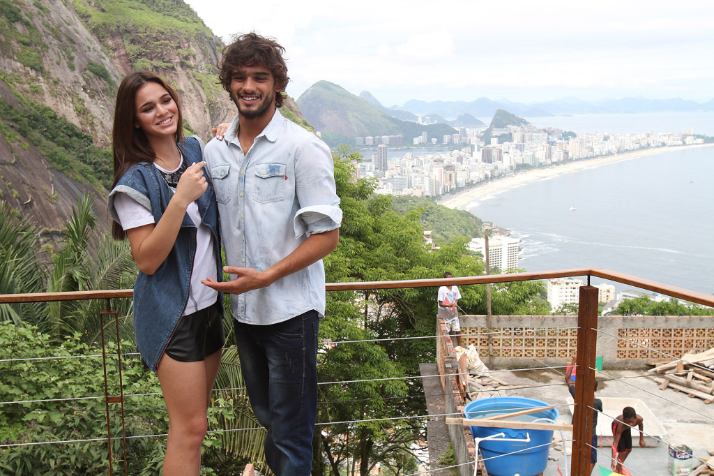 Já o Marlon e a Marquezine estão solteiros de novo