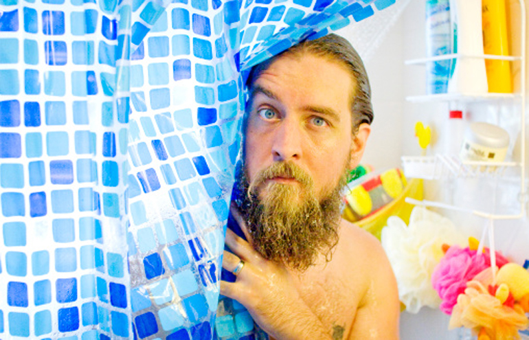 Mulheres preferem beijar homens sem barba, diz estudo