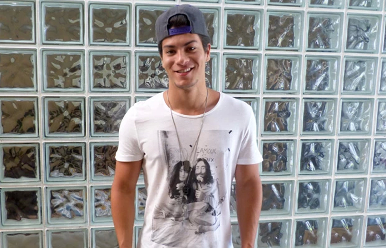 'Não faço tipo de querer ser galã', diz Arthur Aguiar