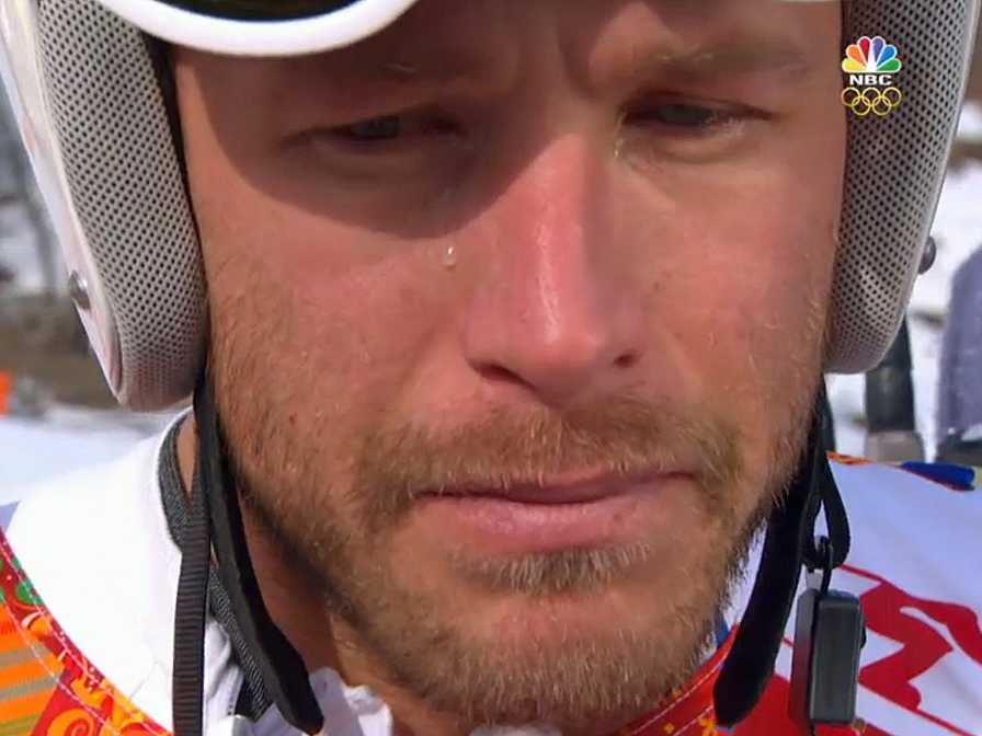 Repórter é criticada ao fazer medalhista em Sochi chorar falando de irmão morto em 2013
