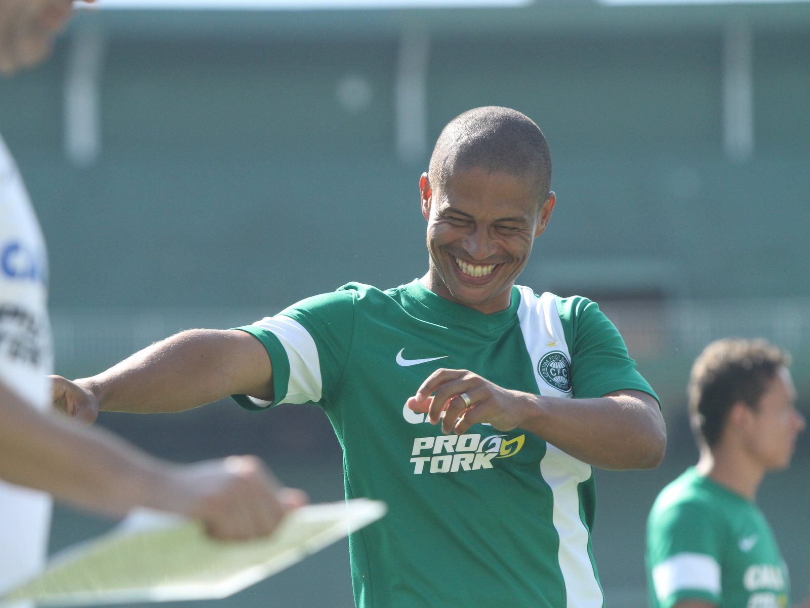 Alex chega ao jogo mil como profissional e relembra sonho de infância com os pais