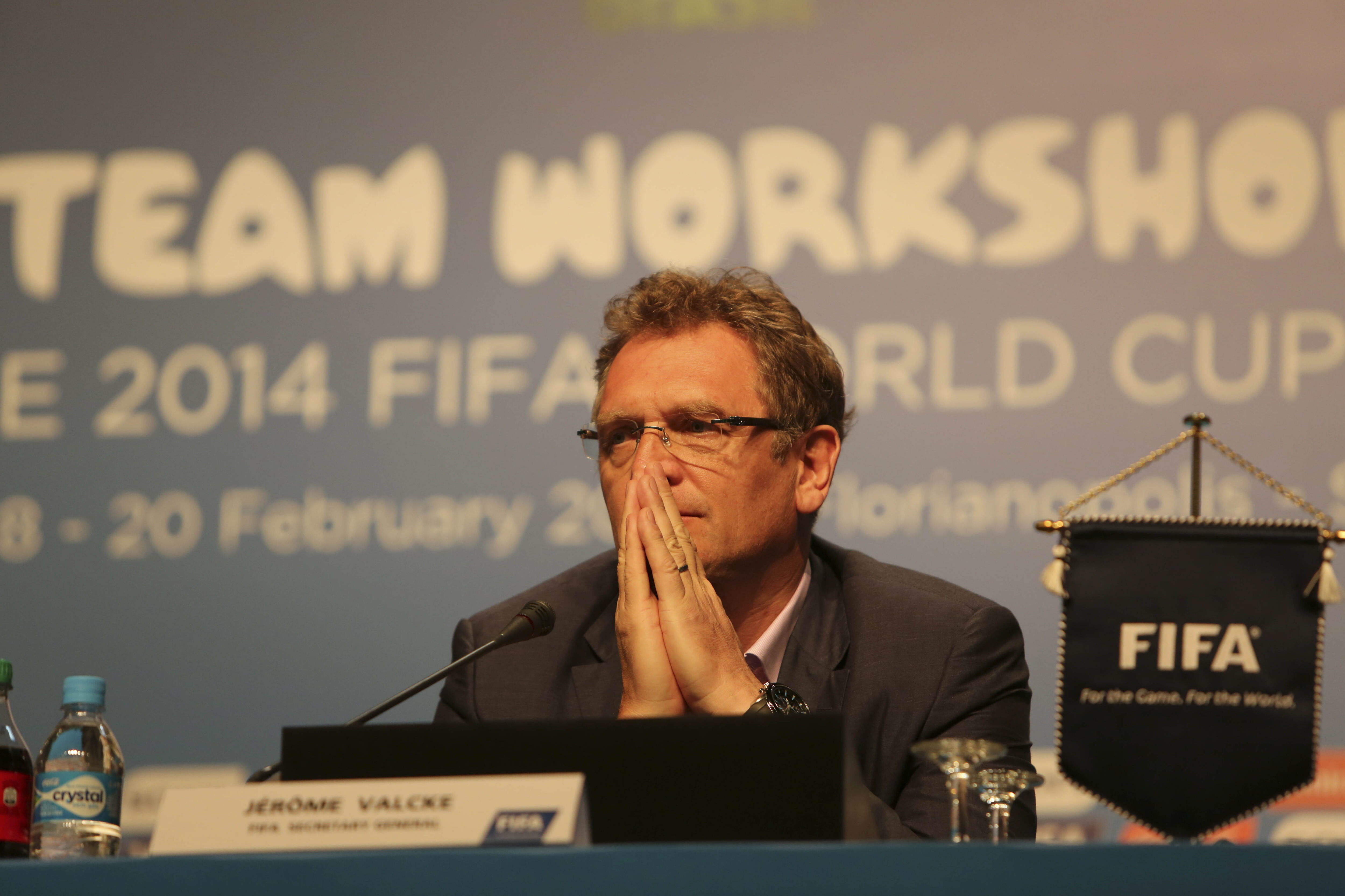 Sem credencial, Jérôme Valcke é barrado por seguranças da Fifa em Florianópolis