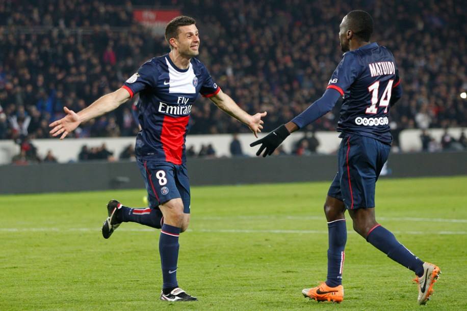 PSG anuncia extensão do contrato de Thiago Motta até junho de 2016