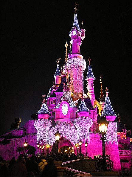 Disney cancela verba para escoteiros depois de grupo vetar líderes gays