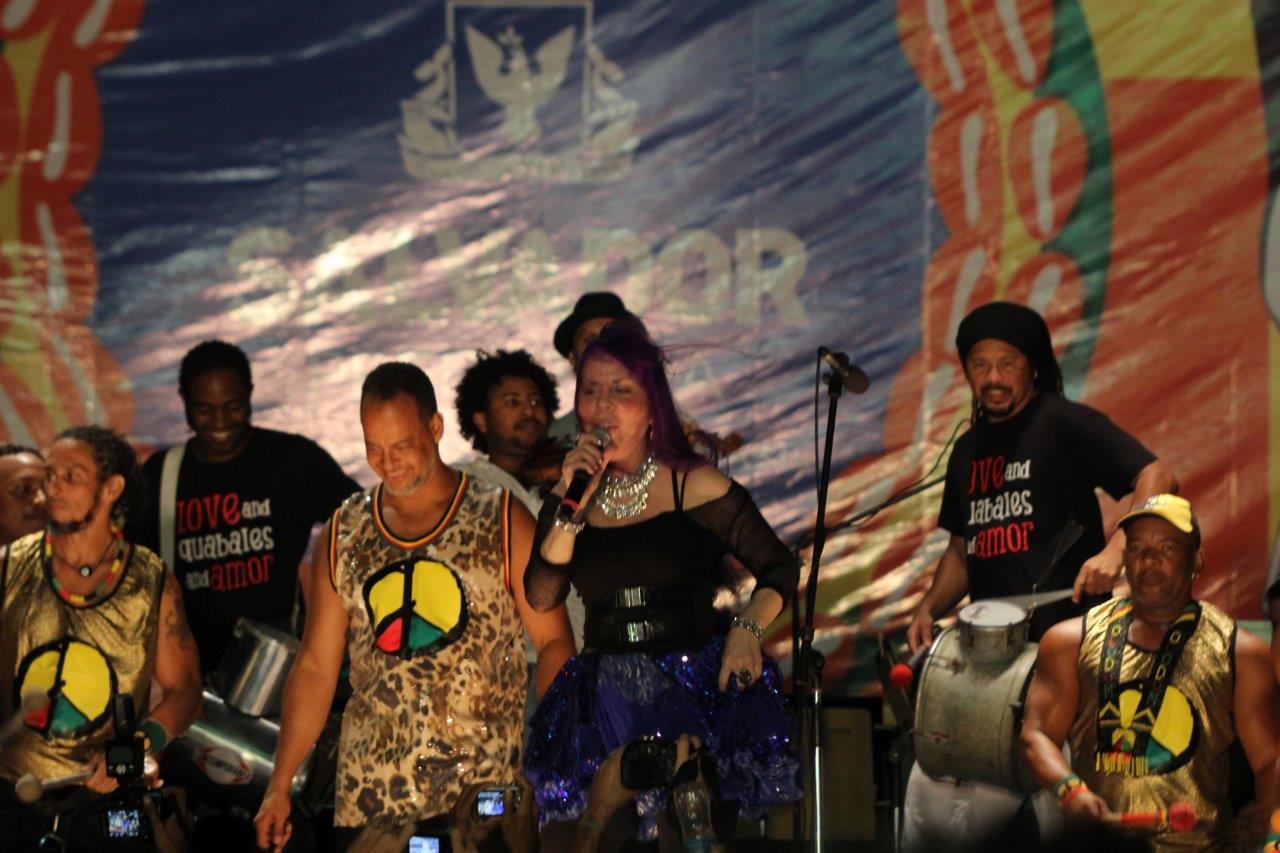 Olodum e Baby do Brasil fazem show na abertura oficial do Carnaval de Salvador
